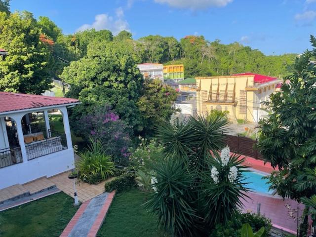 La Canopee Enchantee, Chambres D'Hotes, Piscine, Proche Aeroport, Gare Maritime 萨莱比梅 外观 照片
