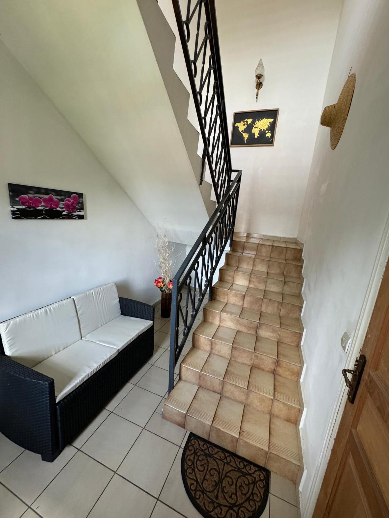 La Canopee Enchantee, Chambres D'Hotes, Piscine, Proche Aeroport, Gare Maritime 萨莱比梅 外观 照片