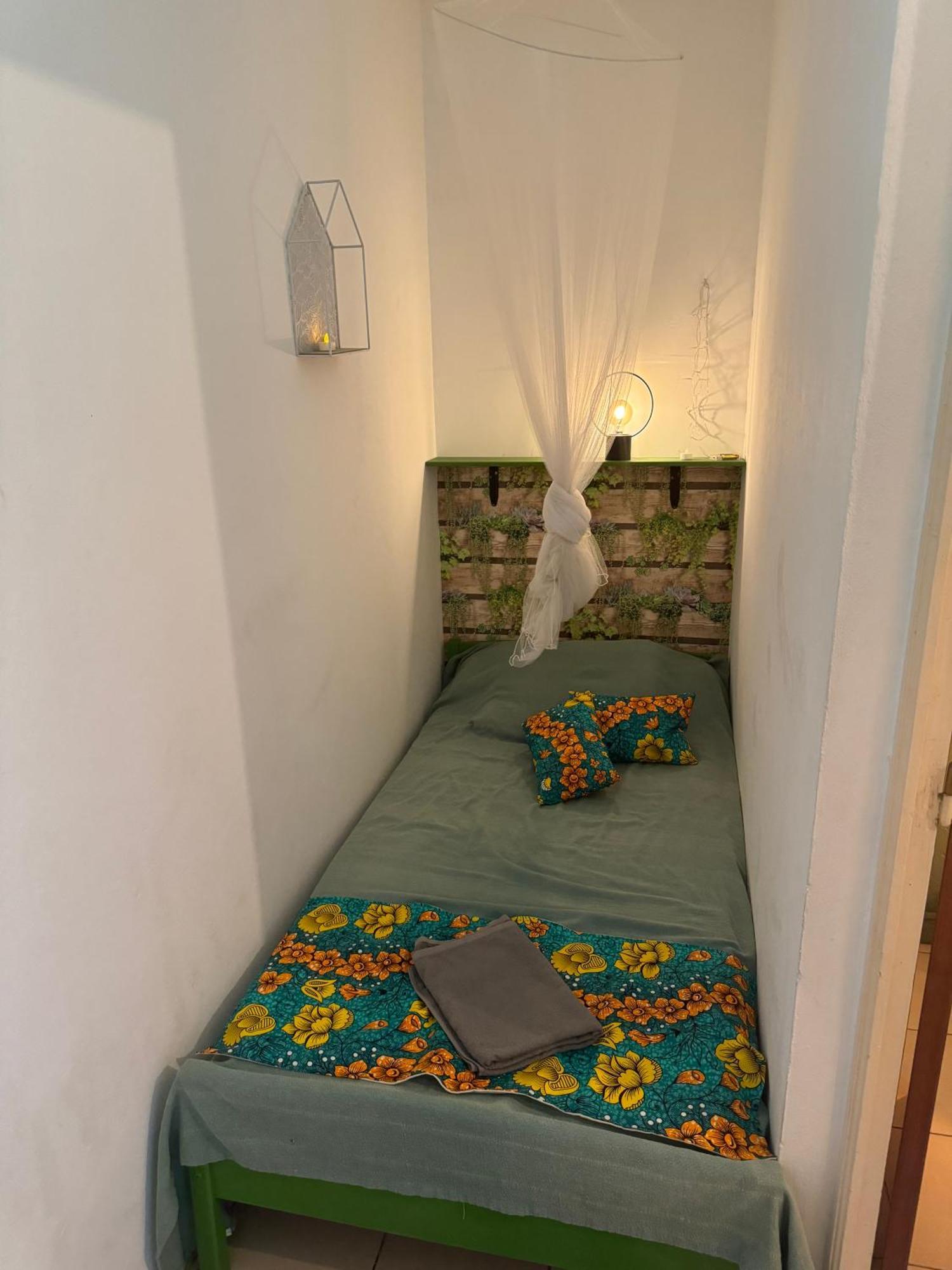 La Canopee Enchantee, Chambres D'Hotes, Piscine, Proche Aeroport, Gare Maritime 萨莱比梅 外观 照片