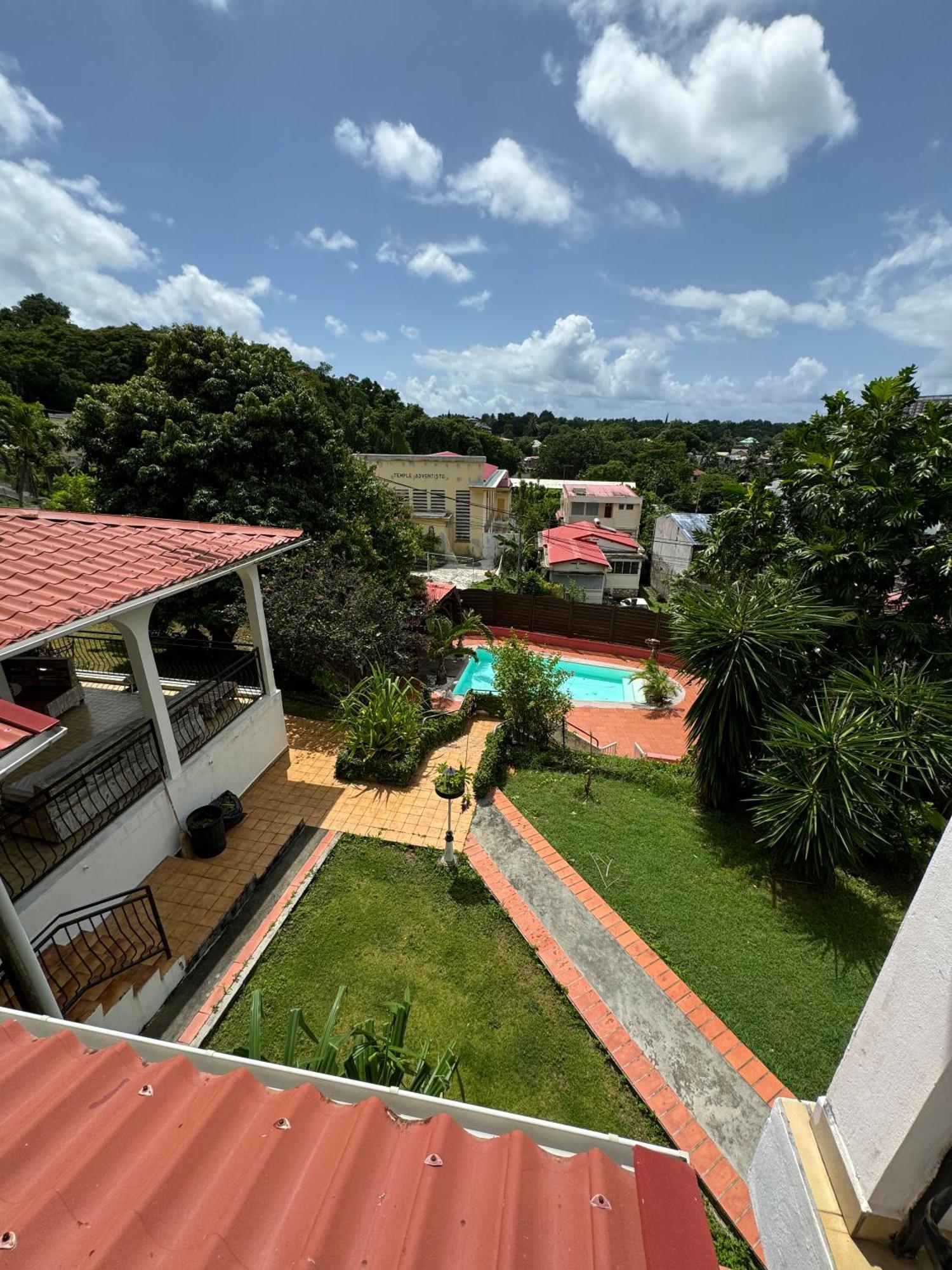 La Canopee Enchantee, Chambres D'Hotes, Piscine, Proche Aeroport, Gare Maritime 萨莱比梅 外观 照片