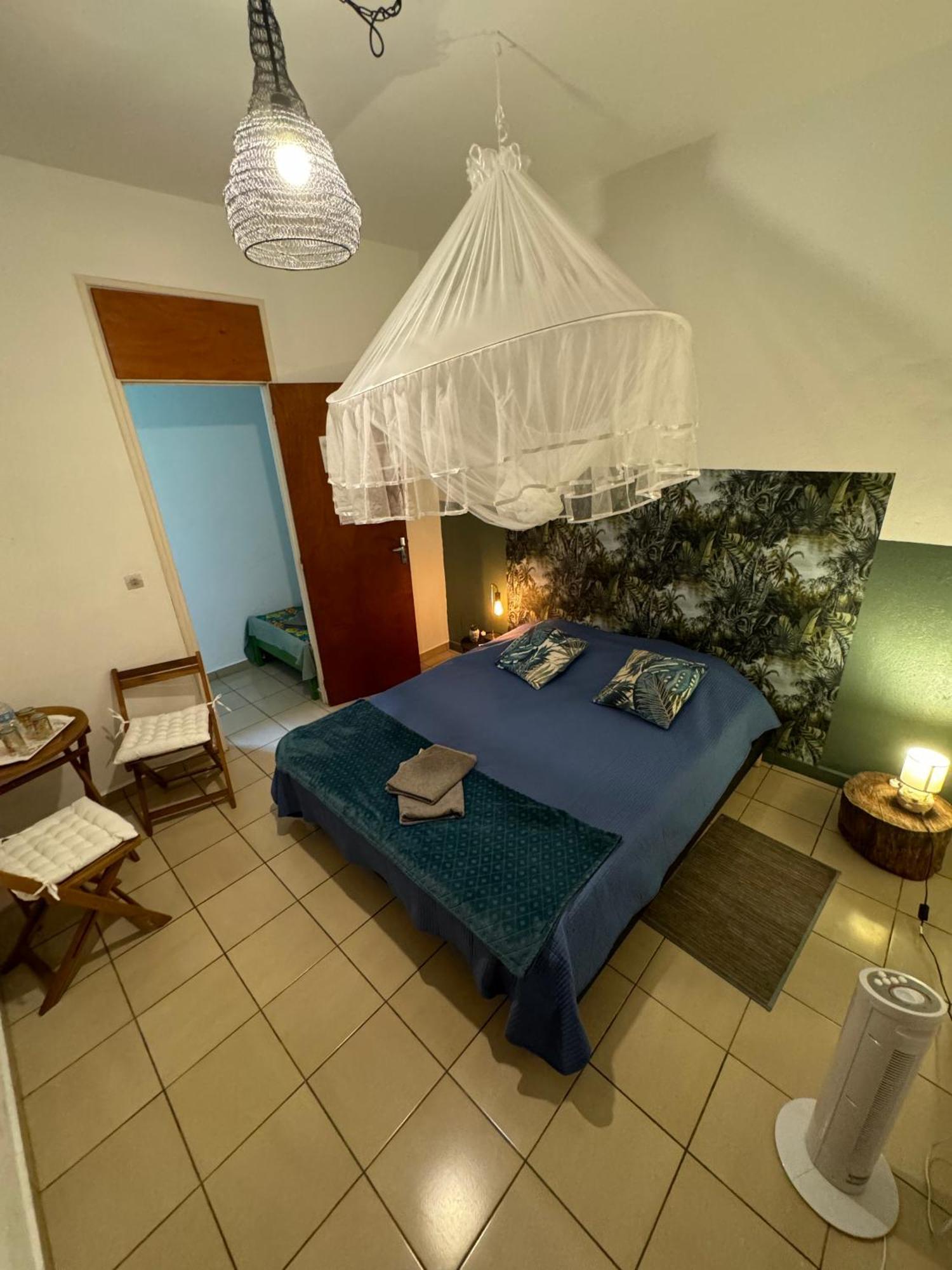La Canopee Enchantee, Chambres D'Hotes, Piscine, Proche Aeroport, Gare Maritime 萨莱比梅 外观 照片