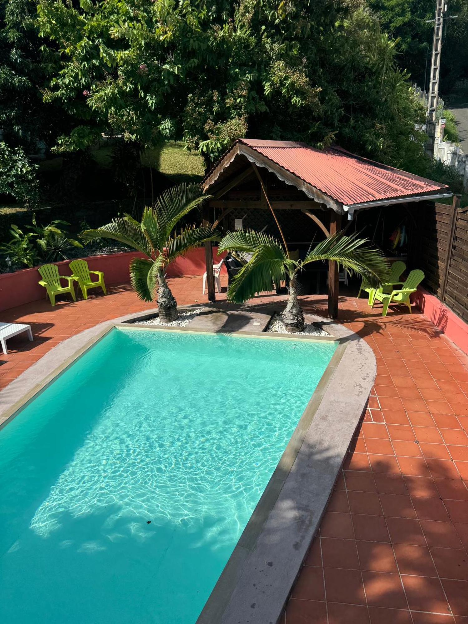 La Canopee Enchantee, Chambres D'Hotes, Piscine, Proche Aeroport, Gare Maritime 萨莱比梅 外观 照片