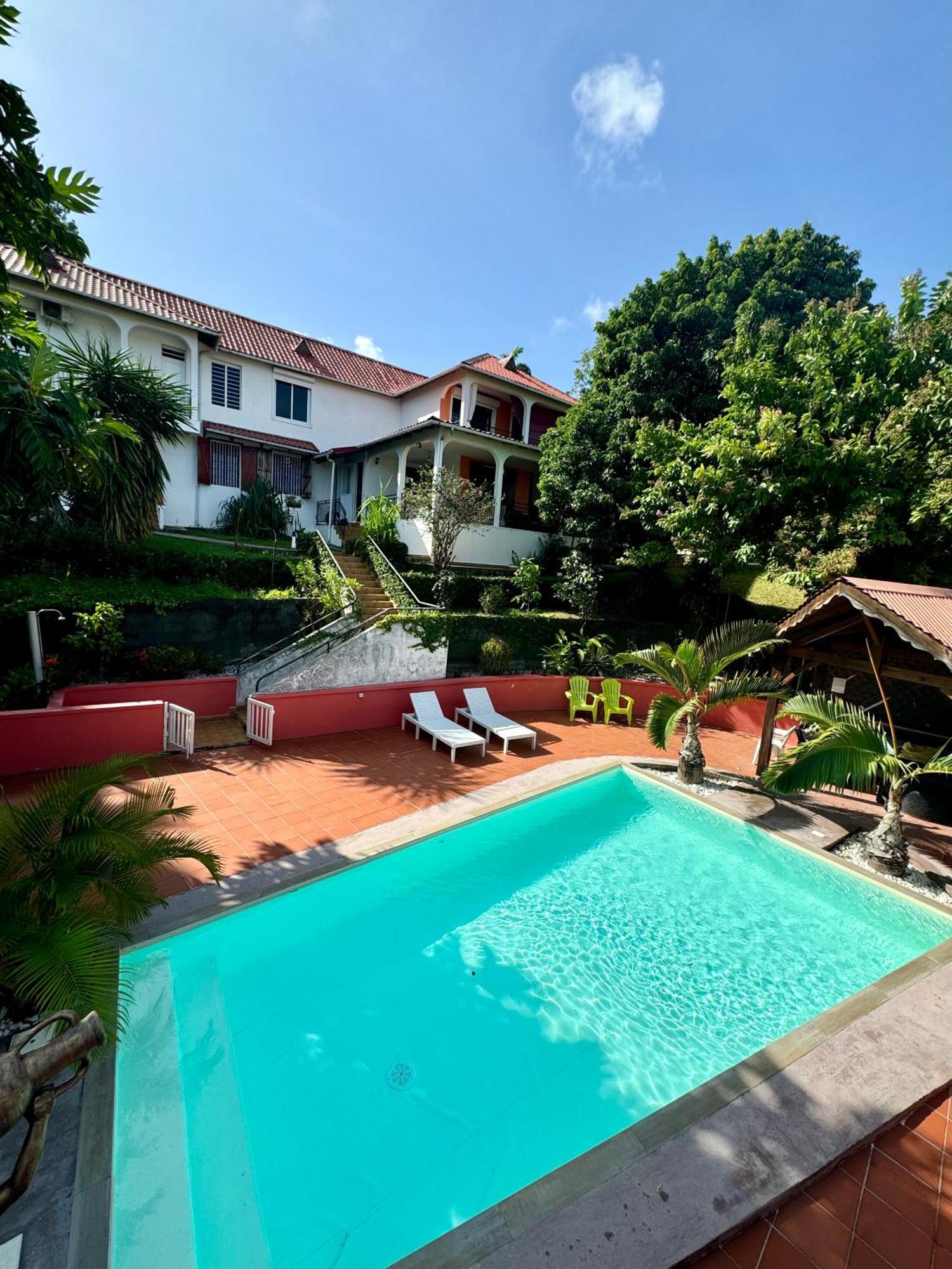La Canopee Enchantee, Chambres D'Hotes, Piscine, Proche Aeroport, Gare Maritime 萨莱比梅 外观 照片