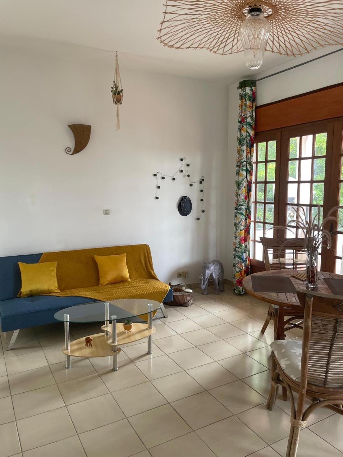 La Canopee Enchantee, Chambres D'Hotes, Piscine, Proche Aeroport, Gare Maritime 萨莱比梅 外观 照片