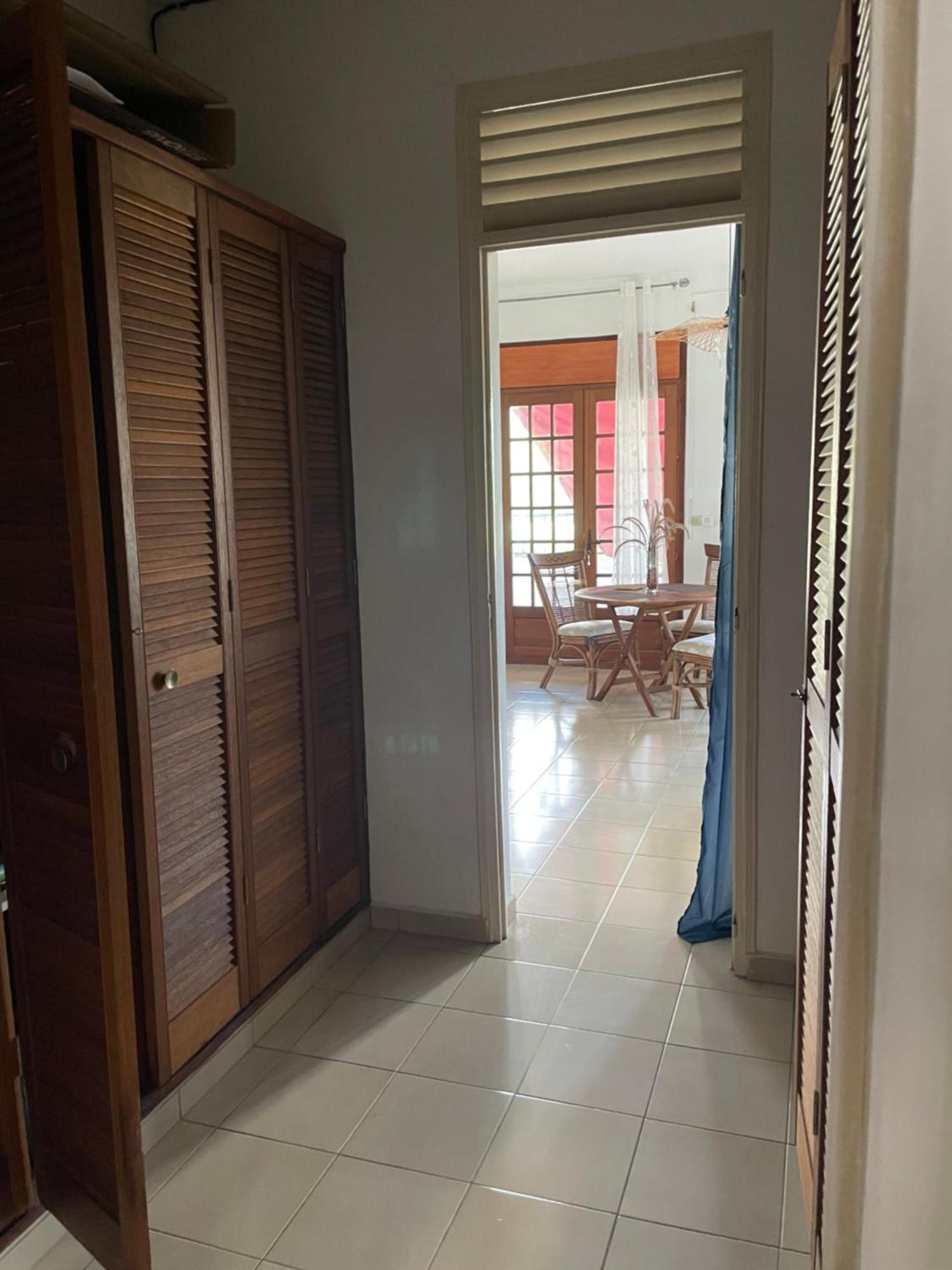 La Canopee Enchantee, Chambres D'Hotes, Piscine, Proche Aeroport, Gare Maritime 萨莱比梅 外观 照片