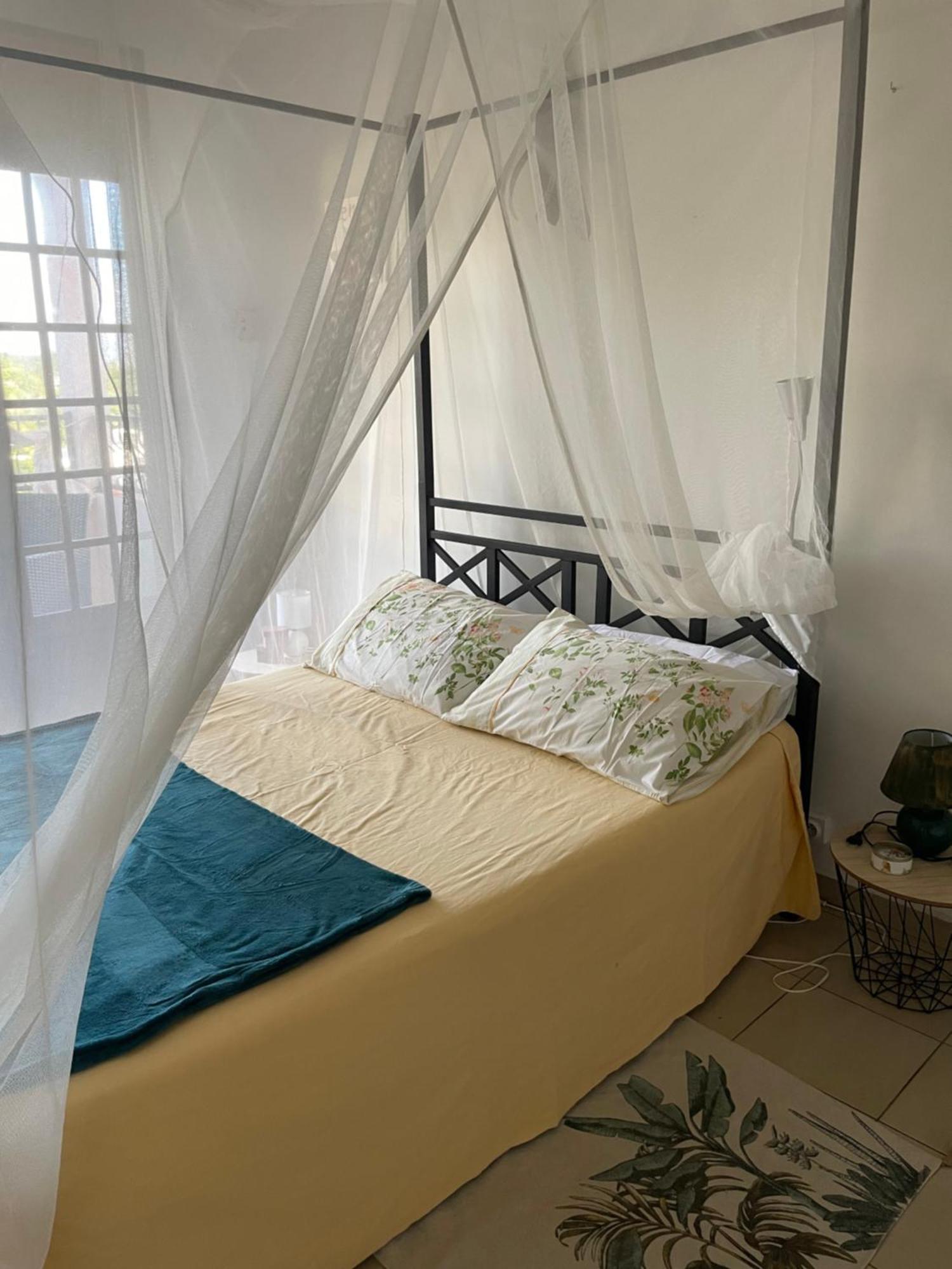 La Canopee Enchantee, Chambres D'Hotes, Piscine, Proche Aeroport, Gare Maritime 萨莱比梅 外观 照片
